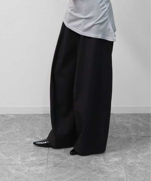 THE CELL.（ザセルドット）の「ポインテッドトゥスリッポンサンダル　POINTED TOE SLIP-ON SANDALS（サンダル・レディース・ブラック/ブラウン・37/39/35）」の20枚目の写真