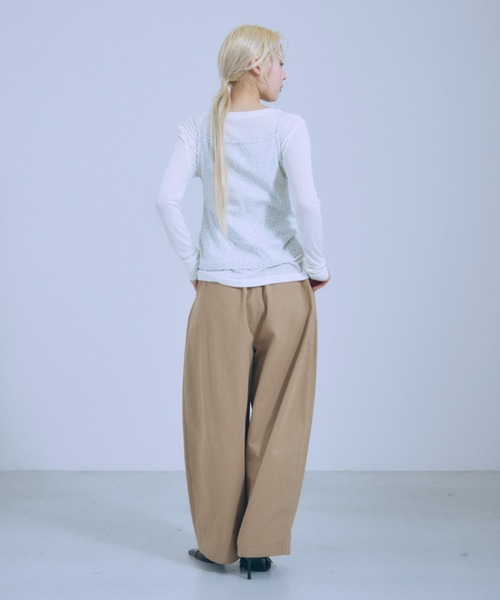 EN NEUME(エンノイム)の「Two-Tuck Barrel Leg Pants(その他パンツ・レディース・ブラック/ベージュ・FREE)」の9枚目の写真