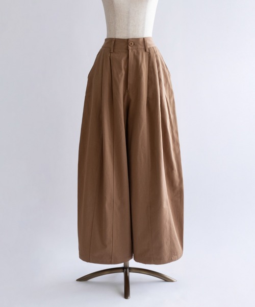 EN NEUME(エンノイム)の「Two-Tuck Barrel Leg Pants(その他パンツ・レディース・ブラック/ベージュ・FREE)」の12枚目の写真