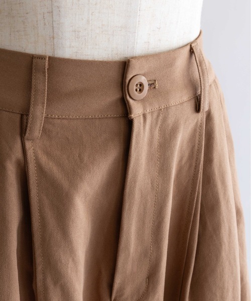 EN NEUME(エンノイム)の「Two-Tuck Barrel Leg Pants(その他パンツ・レディース・ブラック/ベージュ・FREE)」の17枚目の写真