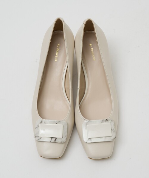 Au BANNISTER（オゥバニスター）の「スクエアモチーフパンプス（パンプス・レディース・ブラック/アイボリー/イエロー・38/37/36/35/39）」の2枚目の写真