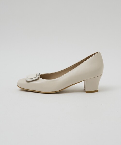 Au BANNISTER（オゥバニスター）の「スクエアモチーフパンプス（パンプス・レディース・ブラック/アイボリー/イエロー・38/37/36/35/39）」の9枚目の写真