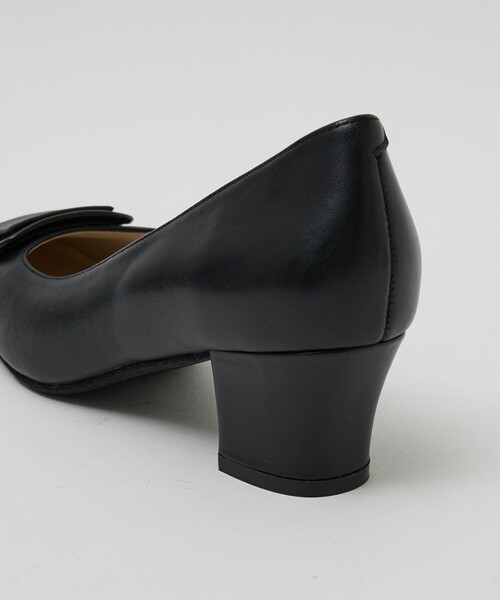 Au BANNISTER（オゥバニスター）の「スクエアモチーフパンプス（パンプス・レディース・ブラック/アイボリー/イエロー・38/37/36/35/39）」の13枚目の写真