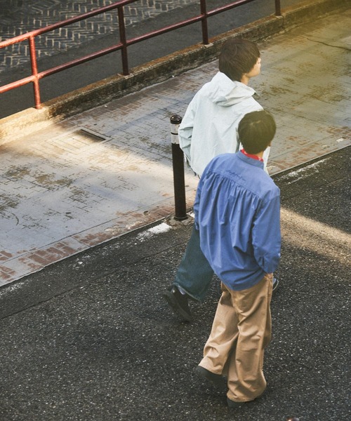 niko and...（ニコアンド）の「半端シャツプルオーバー（シャツ/ブラウス・メンズ・チャコール/ブルー・MEDIUM/LARGE）」の17枚目の写真