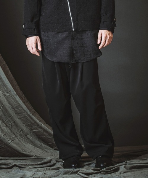 NO ID.(ノーアイディ)の「【NO ID.】Easy Baggy Parachute Trousers / イージー バギー パラシュート トラウザーズ(スラックス・メンズ・ブラック/ストライプ・1/2)」の3枚目の写真