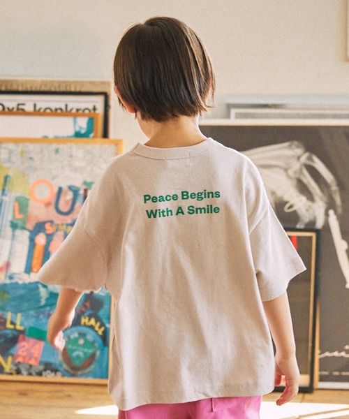 GENERATOR(ジェネレーター)の「GENERATOR/ジェネレーター Peace Begins Tシャツ(Tシャツ/カットソー・キッズ・ホワイト/ベージュ系その他/チャコールグレー・M/L/XL)」の17枚目の写真