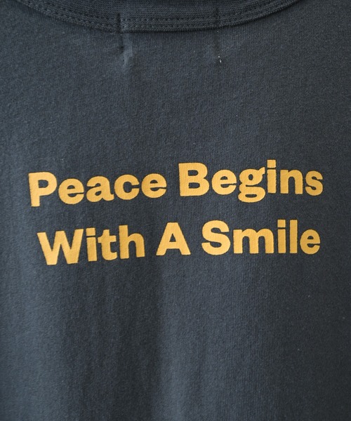 GENERATOR(ジェネレーター)の「GENERATOR/ジェネレーター Peace Begins Tシャツ(Tシャツ/カットソー・キッズ・ホワイト/ベージュ系その他/チャコールグレー・M/L/XL)」の5枚目の写真