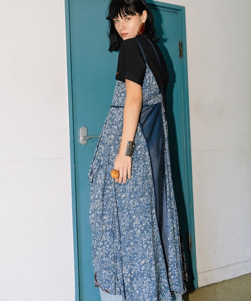 AULA AILA（アウラアイラ）の「コンビネーションキャミドレス（ワンピース・レディース・マルチ/ブラック/ブルー・0）」の6枚目の写真