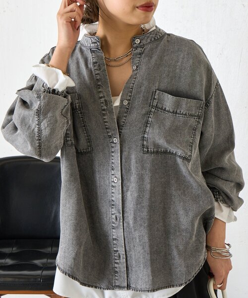 Jena espace merveilleux（ジェナ　エスパスメルヴェイユ）の「バックギャザーデニムシャツ（シャツ/ブラウス・レディース・グレー/サックスブルー/ブルー・FREE）」の11枚目の写真