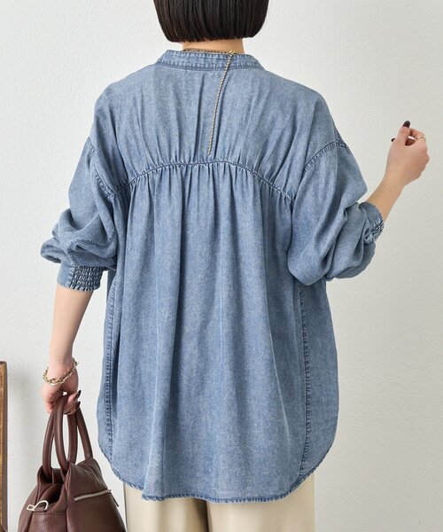 Jena espace merveilleux（ジェナ　エスパスメルヴェイユ）の「ギャザーデニムシャツ　秋服（シャツ/ブラウス・レディース・グレー/サックスブルー/ブルー・FREE）」の13枚目の写真