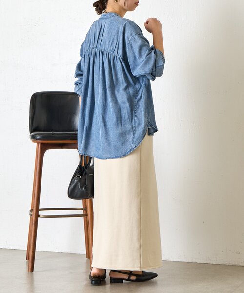 Jena espace merveilleux（ジェナ　エスパスメルヴェイユ）の「ギャザーデニムシャツ　秋服（シャツ/ブラウス・レディース・グレー/サックスブルー/ブルー・FREE）」の19枚目の写真
