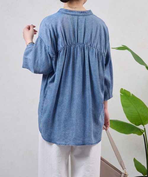 Jena espace merveilleux（ジェナ　エスパスメルヴェイユ）の「ギャザーデニムシャツ　秋服（シャツ/ブラウス・レディース・グレー/サックスブルー/ブルー・FREE）」の3枚目の写真