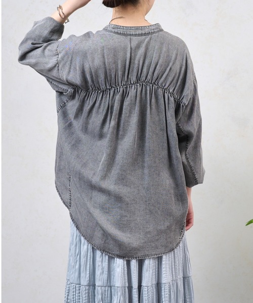 Jena espace merveilleux（ジェナ　エスパスメルヴェイユ）の「ギャザーデニムシャツ　秋服（シャツ/ブラウス・レディース・グレー/サックスブルー/ブルー・FREE）」の8枚目の写真
