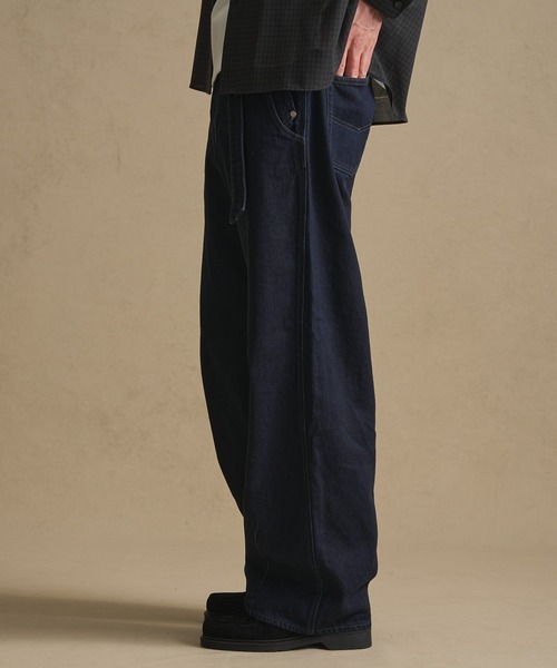 PUBLIC TOKYO（パブリックトウキョウ）の「SHIOTA BASIC ベルテッド /バレル/バレルデニム/ウォッシャブル/岡山デニム/日本製/セットアップ（デニムパンツ・メンズ・ブラック/ダークインディゴブルー・1/3/2）」の4枚目の写真