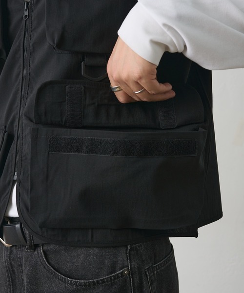 COLONY 2139（コロニートゥーワンスリーナイン）の「フィッシングベスト（ベスト・メンズ・ホワイト/ブラック・MEDIUM/LARGE）」の4枚目の写真