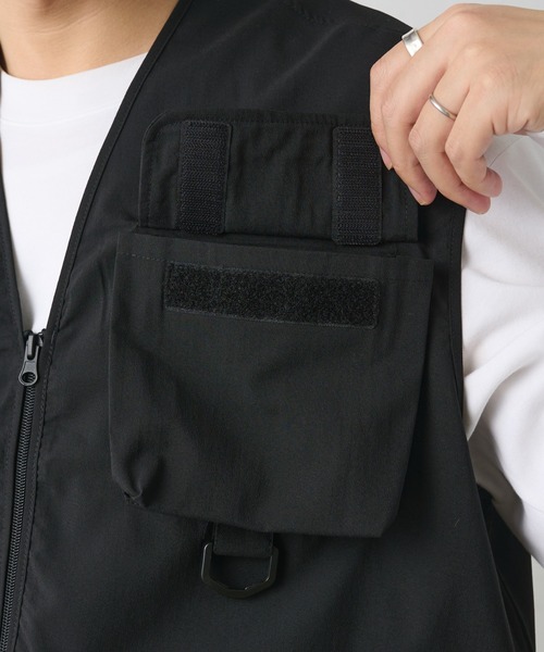 COLONY 2139（コロニートゥーワンスリーナイン）の「フィッシングベスト（ベスト・メンズ・ホワイト/ブラック・MEDIUM/LARGE）」の3枚目の写真