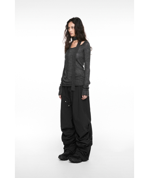 NACHE(ナチェ)の「PINTUCK NYLON PANTS (UNISEX) BLACK(その他パンツ・レディース・その他・1/2/0)」の3枚目の写真