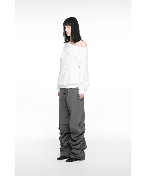 NACHE(ナチェ)の「PINTUCK NYLON PANTS (UNISEX) BLACK(その他パンツ・レディース・その他・1/2/0)」の5枚目の写真