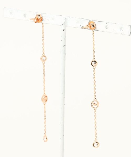 MICHAEL KORS（マイケルコース）の「プレシャスメタル スターリング シルバー キュービック ジルコニア ドロップピアス（ピアス（両耳用）・レディース・ゴールド系・FREE）」の2枚目の写真