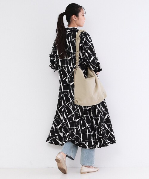 OPAQUE.CLIP（オペークドットクリップ）の「ドロストフリルハンドルA4ショルダー（ショルダーバッグ・レディース・ライトグレー/ブロンズ/ブラック/ベージュ・00）」の10枚目の写真