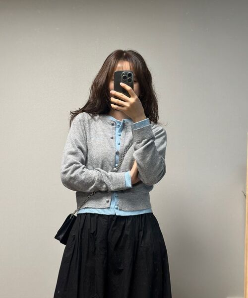 ROLAROLA(ロラロラ)の「LAYERED KNIT CARDIGAN GY+SK(カーディガン/ボレロ・レディース・グレー×サックスブルー・FREE)」の2枚目の写真