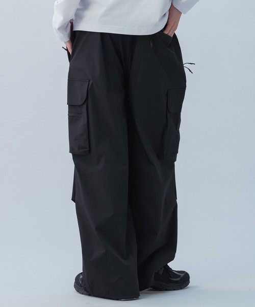 +phenix（プラスフェニックス）の「+phenix(プラスフェニックス) TECH WIDE CARGO PANTS / テック ワイド カーゴパンツ（カーゴパンツ・メンズ・ブラック/ネイビー・XL/L/M）」の4枚目の写真