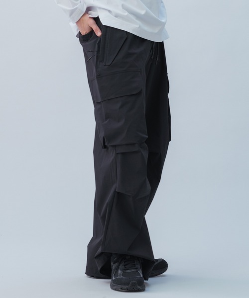 +phenix（プラスフェニックス）の「+phenix(プラスフェニックス) TECH WIDE CARGO PANTS / テック ワイド カーゴパンツ（カーゴパンツ・メンズ・ブラック/ネイビー・XL/L/M）」の6枚目の写真