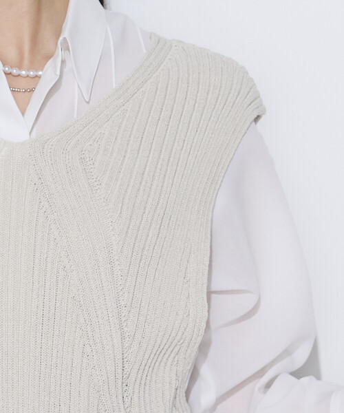 K.T KIYOKO TAKASE(キヨコタカセ)の「和紙混ドライタッチ ニットジレ(ベスト・レディース・ネイビー/ベージュ・FREE)」の15枚目の写真