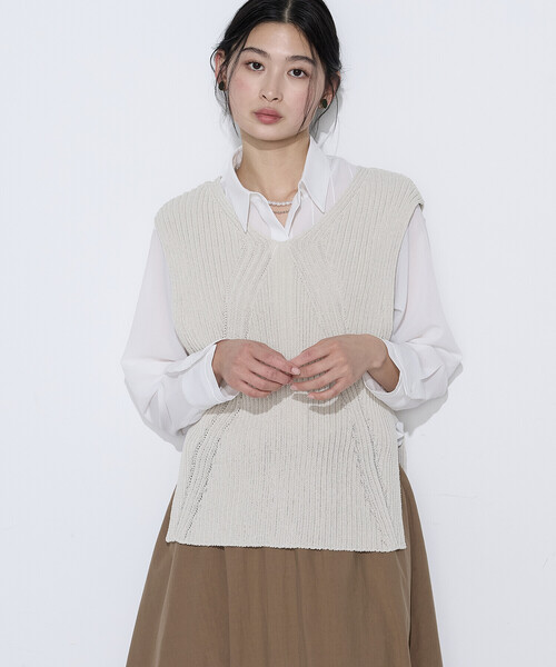 K.T KIYOKO TAKASE(キヨコタカセ)の「和紙混ドライタッチ ニットジレ(ベスト・レディース・ネイビー/ベージュ・FREE)」の16枚目の写真