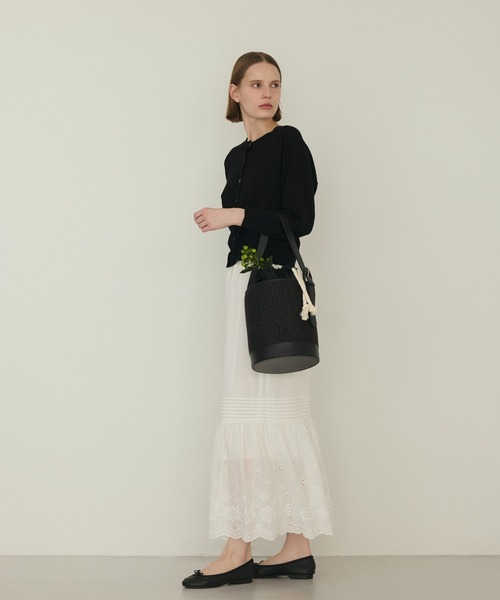 LA MARINE FRANCAISE(マリン フランセーズ)の「エンブロイダリーレースロングスカート(スカート・レディース・ホワイト/ブラック・FREE)」の4枚目の写真