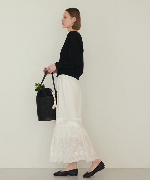 LA MARINE FRANCAISE(マリン フランセーズ)の「エンブロイダリーレースロングスカート(スカート・レディース・ホワイト/ブラック・FREE)」の7枚目の写真