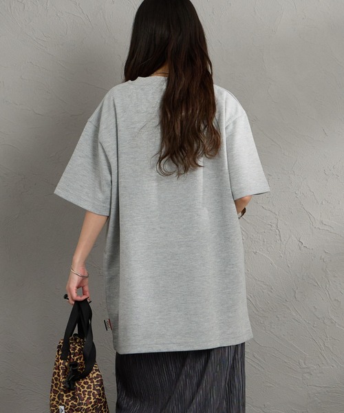 PARIS SAINT-GERMAIN（パリサンジェルマン）の「[PARIS SAINT-GERMAIN/パリ・サン＝ジェルマン] PSGエンボスロゴ ショートスリーブTシャツ（Tシャツ/カットソー・メンズ・ブラック/ライトグレー・XL/L/M）」の14枚目の写真
