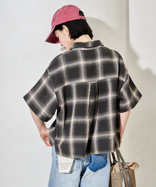 FREAK'S STORE(フリークスストア)の「カラミコットン チェック 半袖シャツ/オンブレチェックシャツ<セットアップ対応>(シャツ/ブラウス・レディース・サックスブルー/チャコール/ライトグレー・フリ-)」の22枚目の写真
