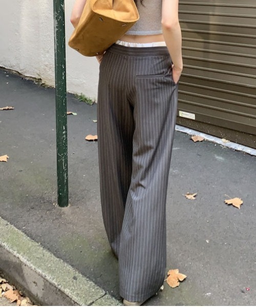 &soiree(アンドソワレ)の「ダブルウエストドロストストライプワイドパンツ(その他パンツ・レディース・グレー/ネイビー・SMALL/MEDIUM/LARGE)」の4枚目の写真