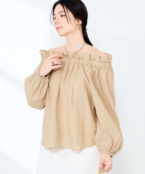 NOLLEY’S Sophi(ノーリーズソフィ)の「ウォッシャブルシアーシルクワッシャーオフショルブラウス(シャツ/ブラウス・レディース・キャメル/ブラック/ベビーピンク・38)」の3枚目の写真