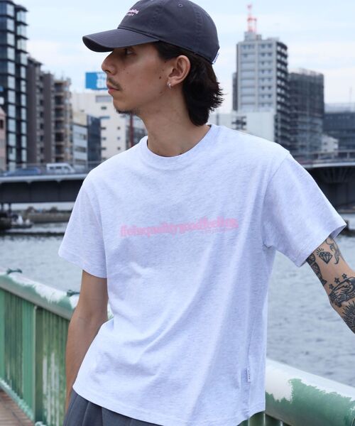 FFEIN（フェイン）の「【FFEIN（フェイン）】センタープリントロゴショート丈Tシャツ / Tシャツ クルーネック 半袖 プリント（Tシャツ/カットソー・メンズ・ブラック/ホワイト/ネイビー/アッシュグレー/ライトブルー/ブルー・X-LARGE/LARGE/MEDIUM/SMALL）」の19枚目の写真
