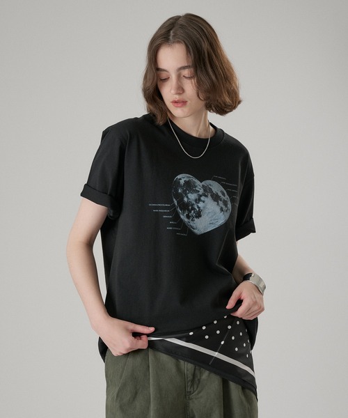 ONCILY(オンシェリー)の「26SS ASSORT GRAPHIC T-SHIRT / アソートグラフィックTシャツ(Tシャツ/カットソー・メンズ・ホワイト系その他/ネイビー/ブラック系その他/オフホワイト/ライトブルー/ブラック・LARGE/MEDIUM/SMALL)」の8枚目の写真