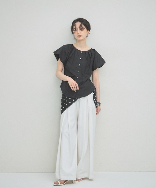 ARVELLIA(アルベリア)の「SOFT PLEAT BLOUSE(シャツ/ブラウス・レディース・ホワイト/ブラック・M)」の5枚目の写真