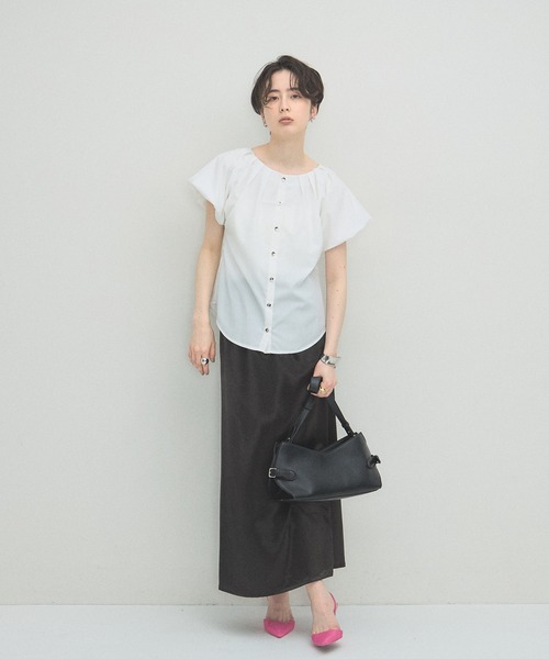 ARVELLIA(アルベリア)の「SOFT PLEAT BLOUSE(シャツ/ブラウス・レディース・ホワイト/ブラック・M)」の15枚目の写真
