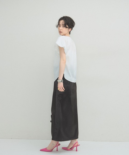 ARVELLIA(アルベリア)の「SOFT PLEAT BLOUSE(シャツ/ブラウス・レディース・ホワイト/ブラック・M)」の16枚目の写真