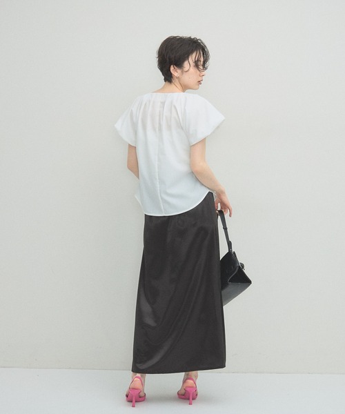 ARVELLIA(アルベリア)の「SOFT PLEAT BLOUSE(シャツ/ブラウス・レディース・ホワイト/ブラック・M)」の17枚目の写真