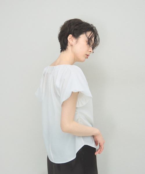 ARVELLIA(アルベリア)の「SOFT PLEAT BLOUSE(シャツ/ブラウス・レディース・ホワイト/ブラック・M)」の22枚目の写真