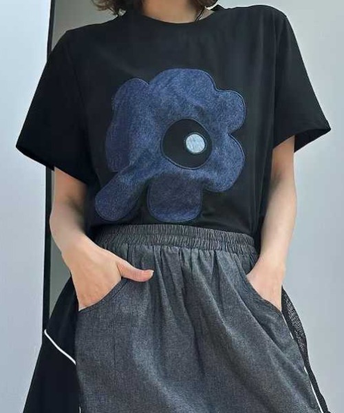 WESTSEA(ウエストシー)の「フラワーアップリケ 半袖Tシャツ 花柄デザイン(Tシャツ/カットソー・レディース・ブラック・FREE)」の5枚目の写真