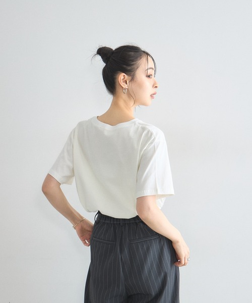 &. NOSTALGIA(アンドドットノスタルジア)の「【汗染み防止加工】カラーロゴTシャツ(Tシャツ/カットソー・レディース・オフホワイト/グレー・M)」の7枚目の写真