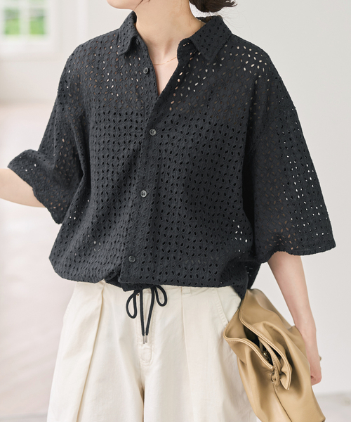 Spick & Span(スピックアンドスパン)の「《セットアップ可》カットワークエンブロイダリーハーフスリーブシャツ(シャツ/ブラウス・レディース・ホワイト系その他/ブラック・FREE)」の5枚目の写真
