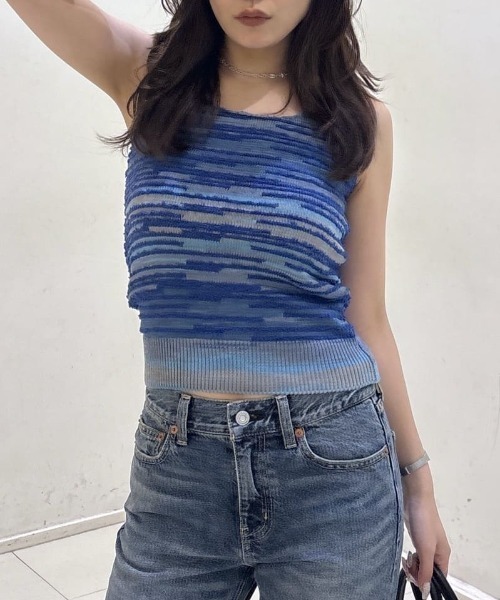 MOUSSY（マウジー）の「MIX YARN HALTER KNIT トップス（ニット/セーター・レディース・ブルー/ピンク/ベージュ・FREE）」の6枚目の写真