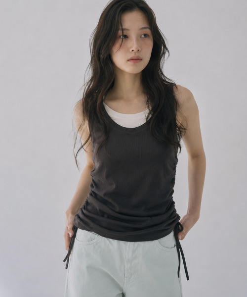SAYUU(サユ)の「ストリングレイヤードスリーブレスブラウン(Tシャツ/カットソー・レディース・ブラウン・FREE)」の1枚目の写真