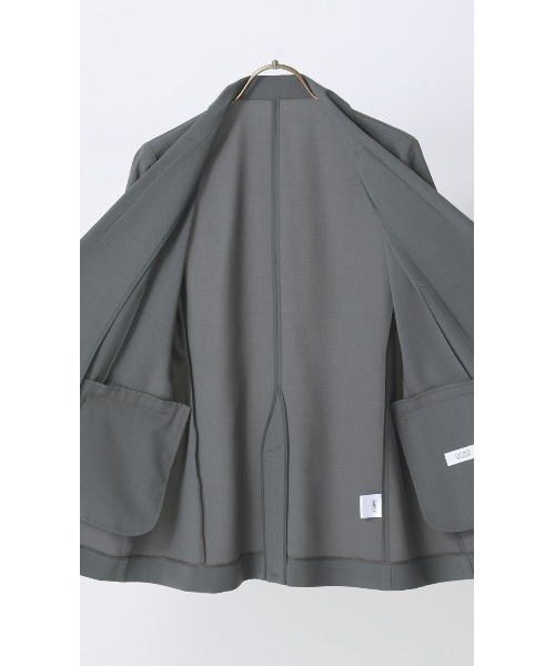 AOYAMA(アオヤマ)の「冷感半袖ダブルジャケット【涼】【セットアップ着用可】(スーツジャケット・レディース・チャコールグレー/グレイッシュベージュ・S/M/L/LL)」の5枚目の写真
