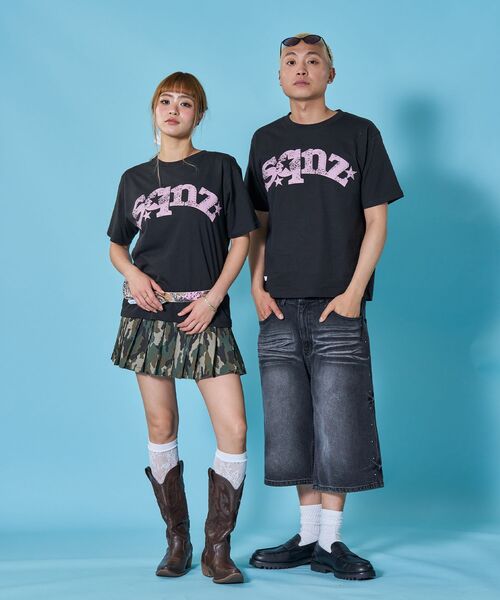 SEQUENZ（シークエンズ）の「※WEB限定 / ユニセックス / ロゴ加工風スタッズ半袖Tシャツ / sqnzstuds faint logo tee（Tシャツ/カットソー・メンズ・ホワイト/ライトブルー/ブラック/その他5・SMALL/MEDIUM/LARGE）」の7枚目の写真