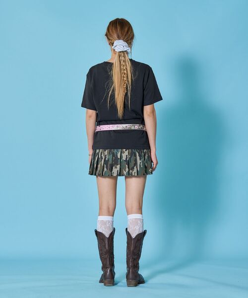 SEQUENZ（シークエンズ）の「※WEB限定 / ユニセックス / ロゴ加工風スタッズ半袖Tシャツ / sqnzstuds faint logo tee（Tシャツ/カットソー・メンズ・ホワイト/ライトブルー/ブラック/その他5・SMALL/MEDIUM/LARGE）」の14枚目の写真